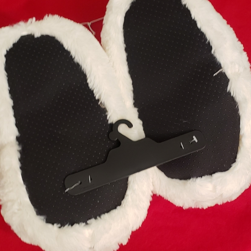 Slippers - Picture 3 of 4